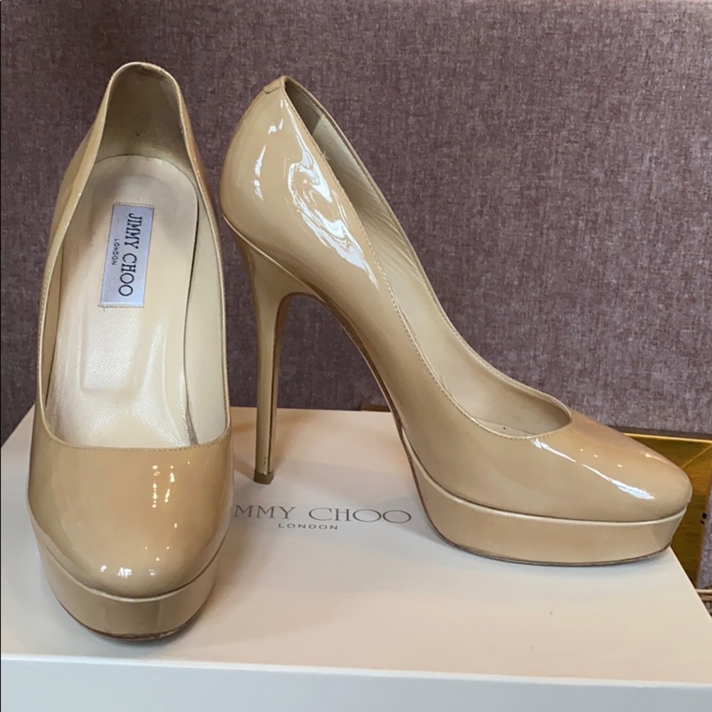 🔥 Jimmy Choo nude patent round toe pump $650 39